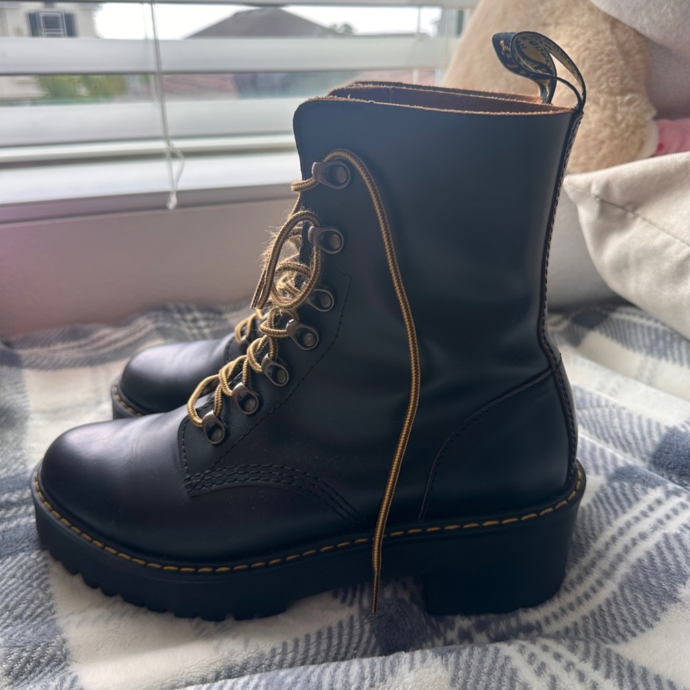 Dr. Martens Leona Women’s Vintage Smooth Leather Heeled Boots
